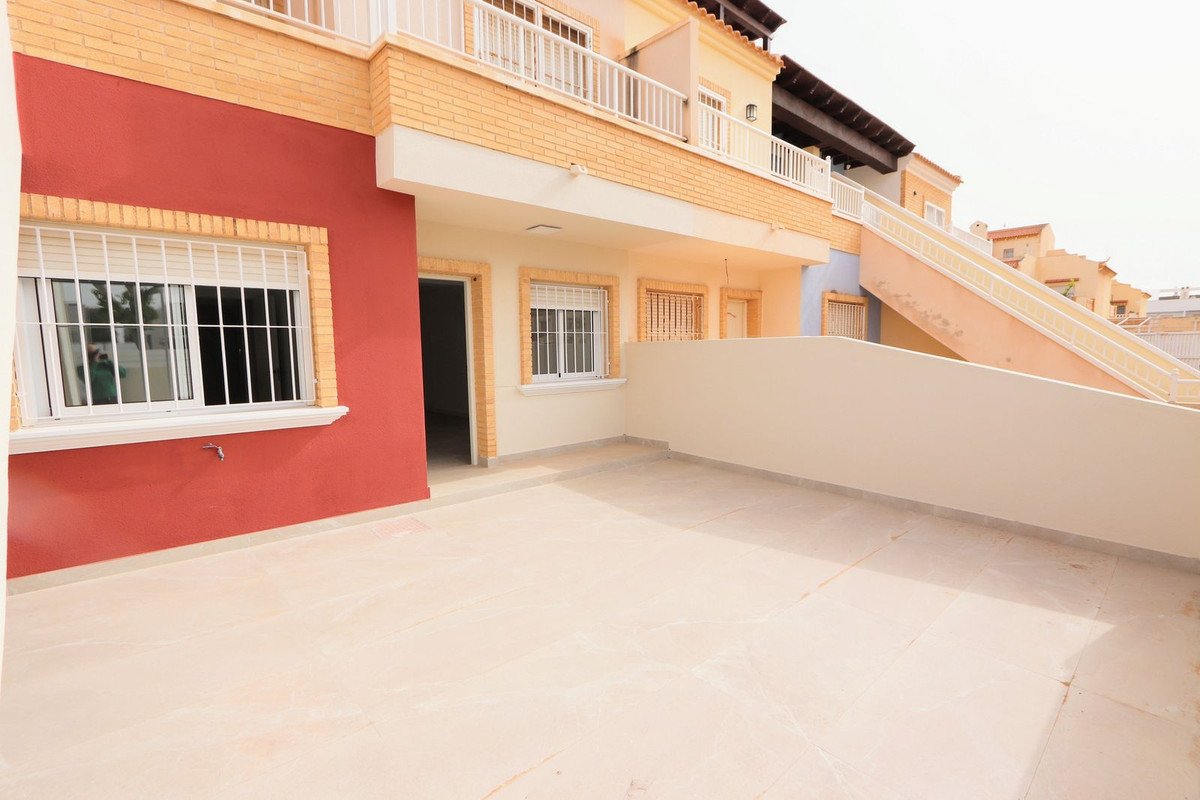 2 Bed Ground Floor Apartment in Torre de la Horadada