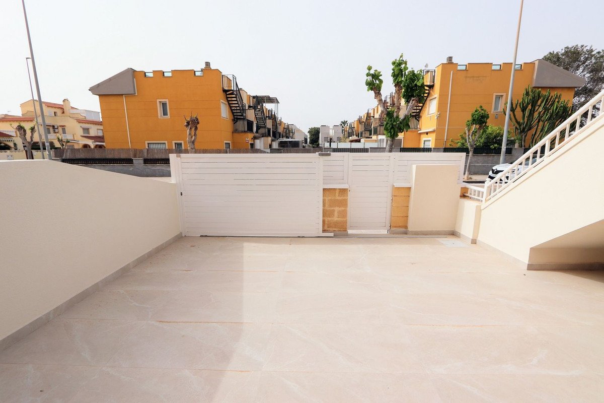 2 Bed Ground Floor Apartment in Torre de la Horadada