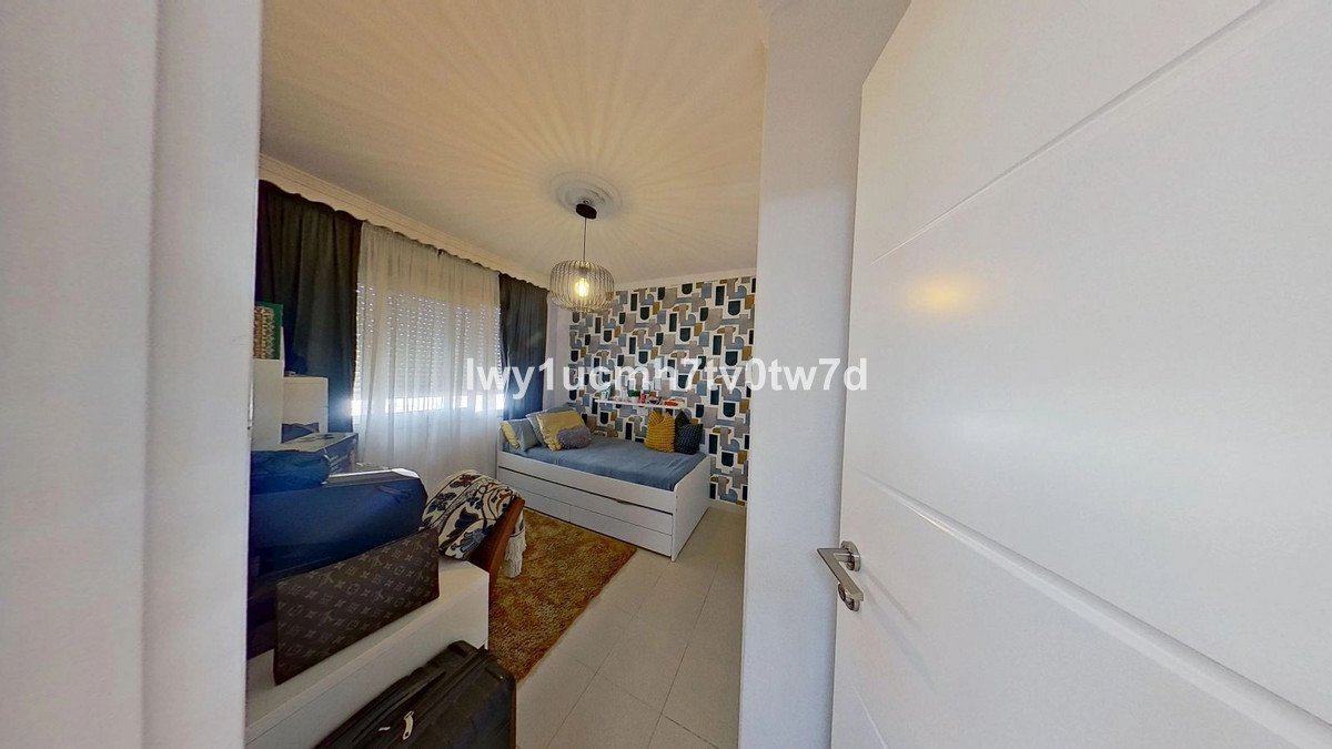 3 Bed Middle Floor Apartment in Mijas