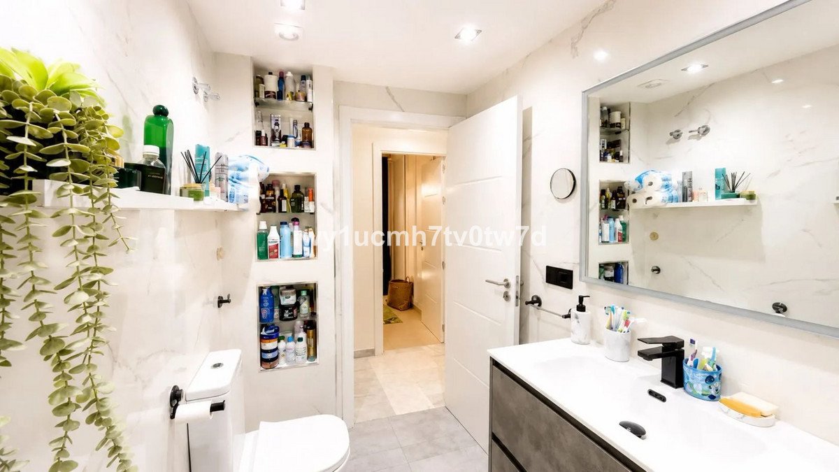 3 Bed Middle Floor Apartment in Mijas