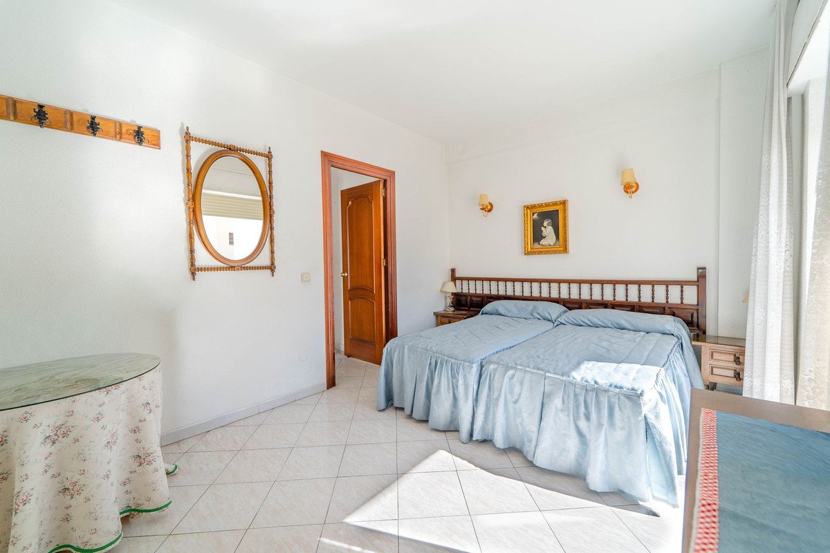 3 Bed Middle Floor Apartment in Fuengirola