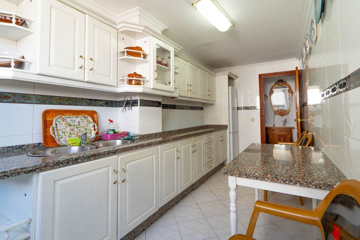 3 Bed Middle Floor Apartment in Fuengirola