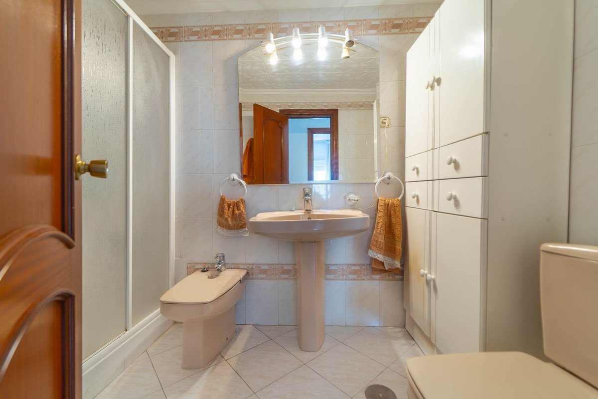 3 Bed Middle Floor Apartment in Fuengirola