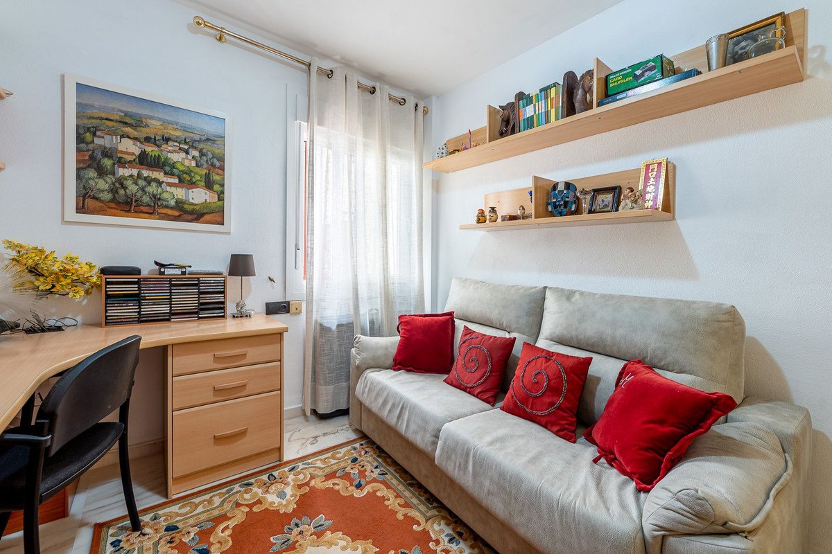 3 Bed Middle Floor Apartment in Torrequebrada