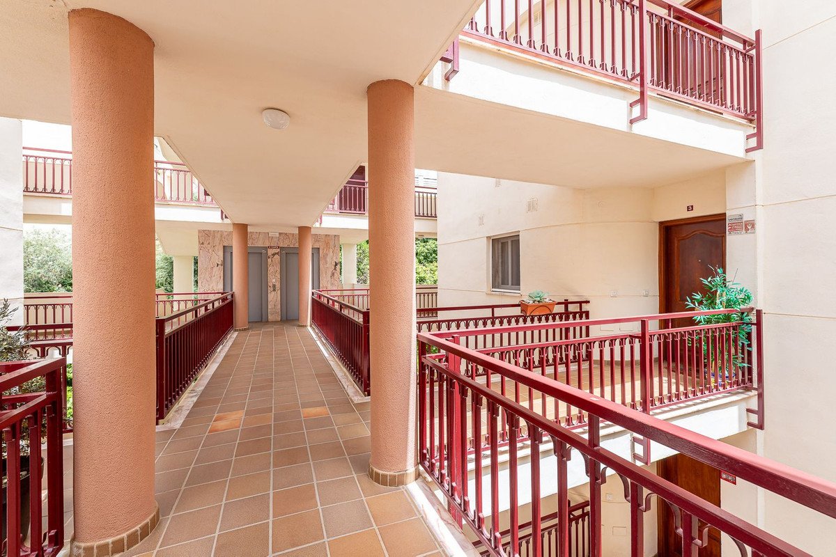 3 Bed Middle Floor Apartment in Torrequebrada