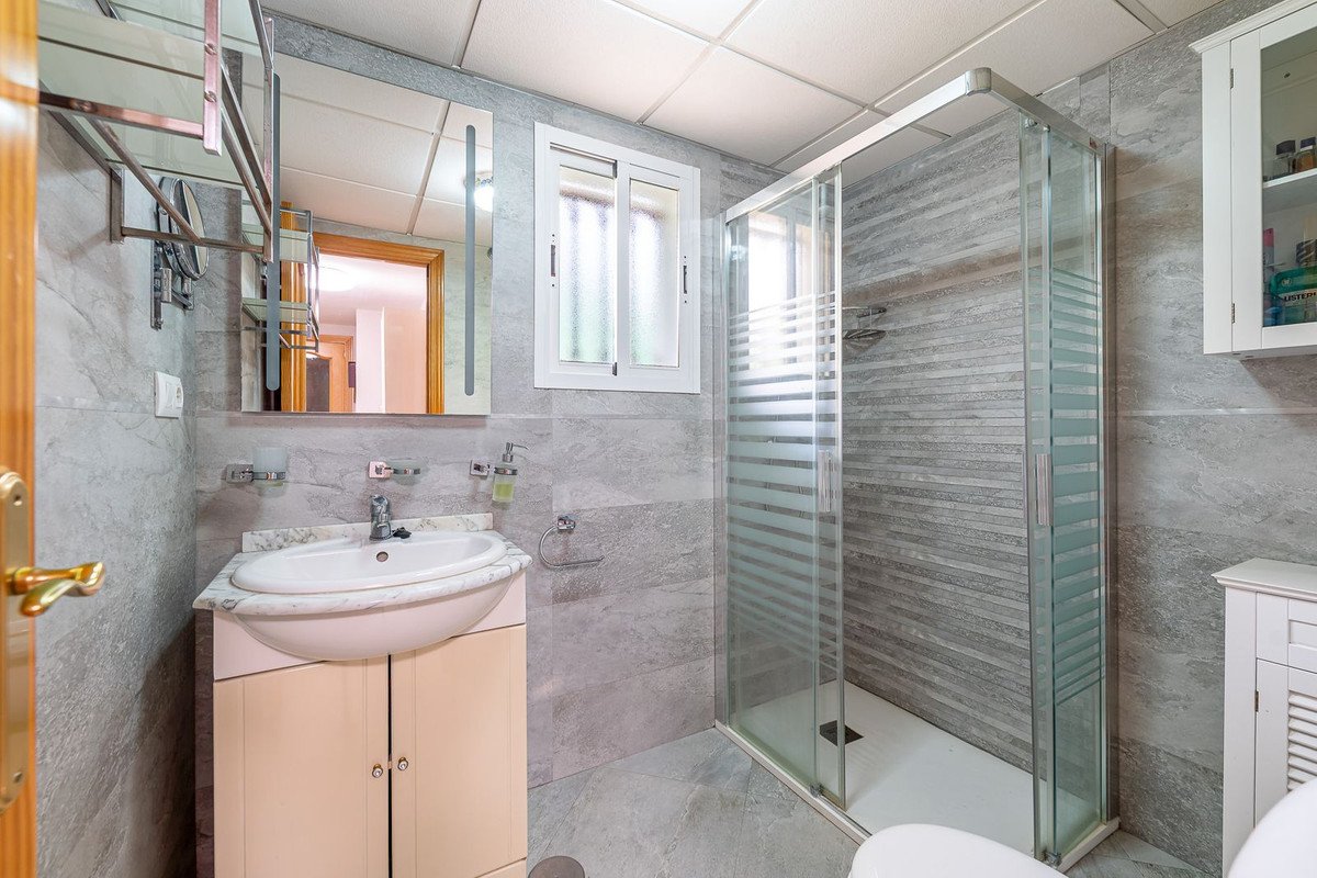3 Bed Middle Floor Apartment in Torrequebrada