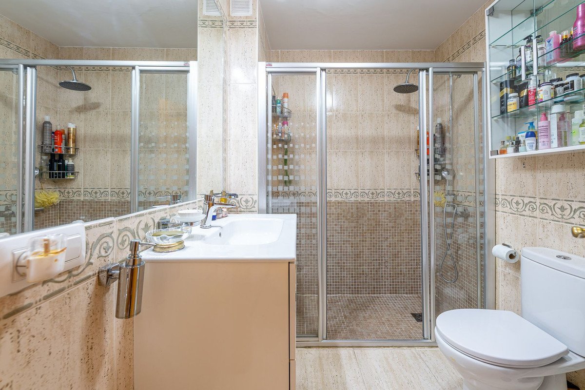 3 Bed Middle Floor Apartment in Torrequebrada