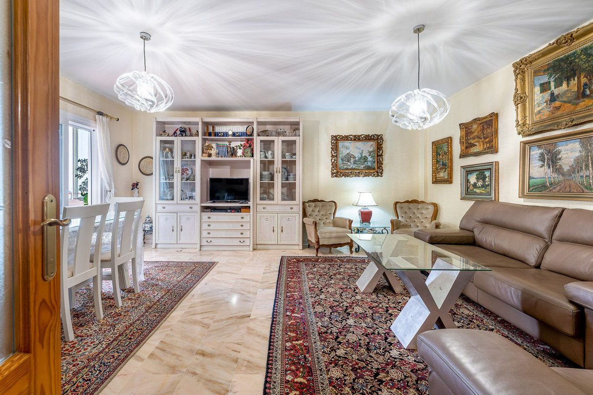 3 Bed Middle Floor Apartment in Torrequebrada