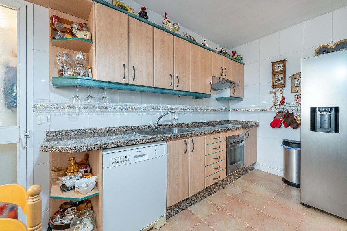 3 Bed Middle Floor Apartment in Torrequebrada
