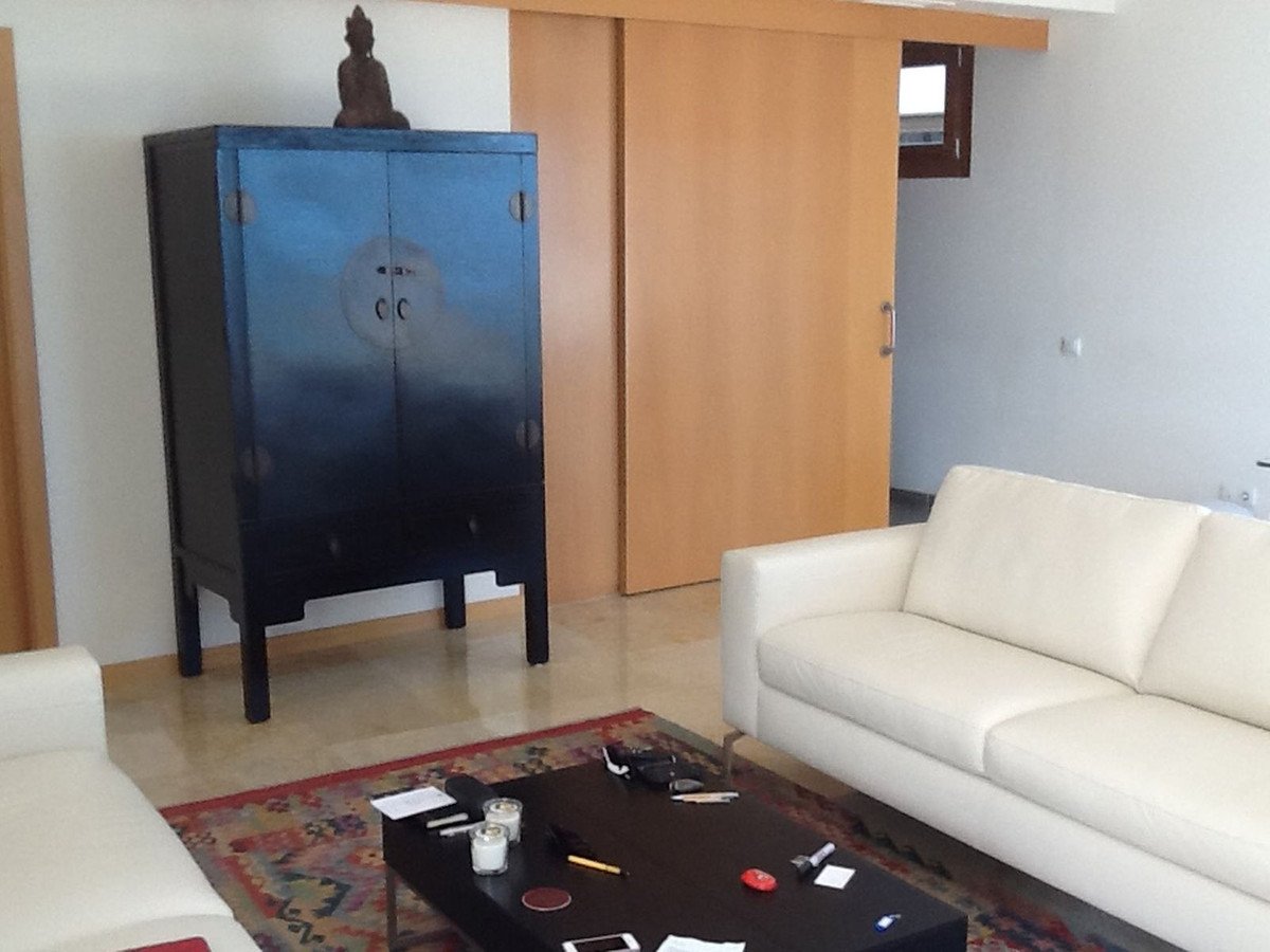 3 Bed Middle Floor Apartment in Altos de los Monteros