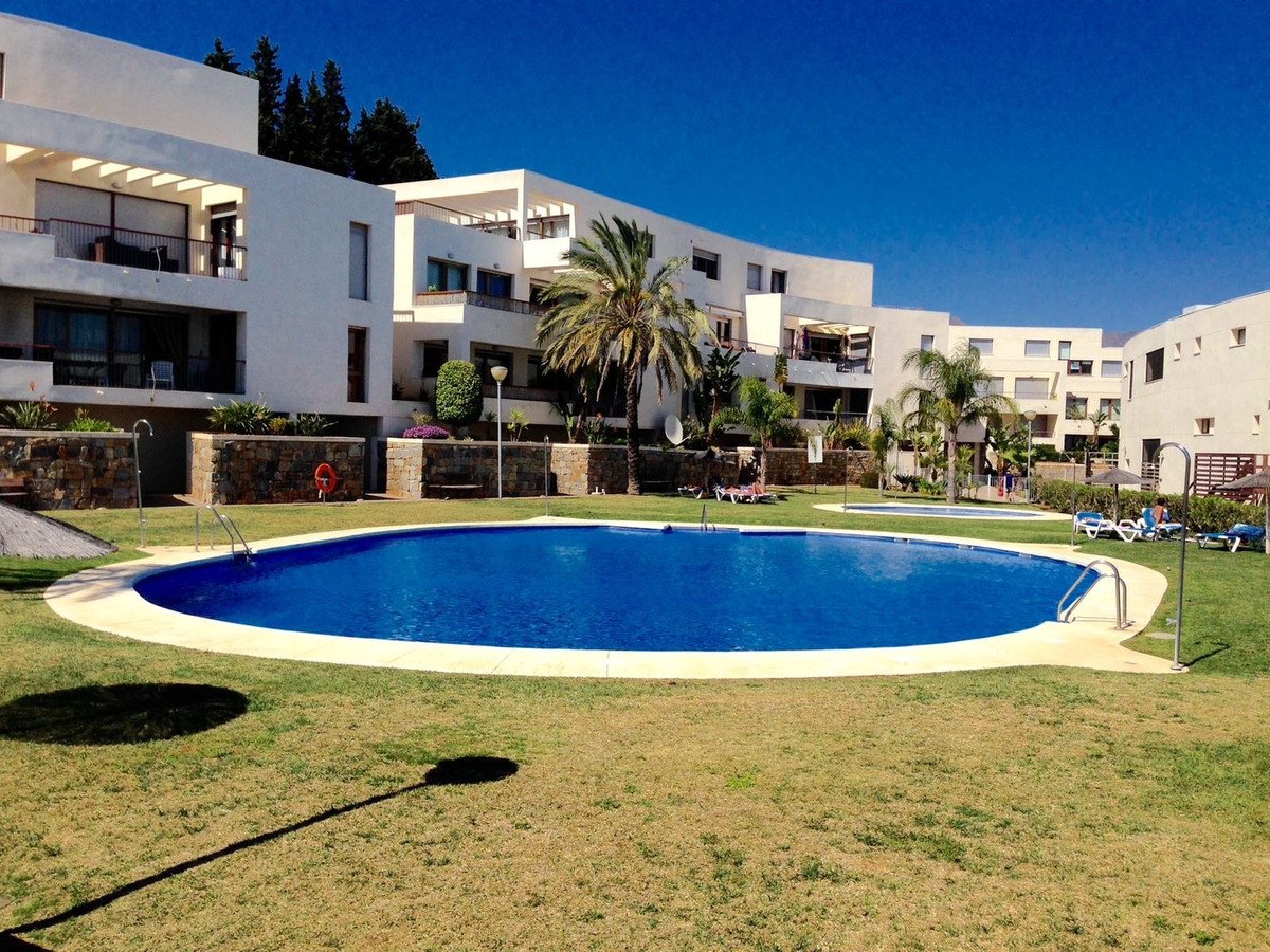 3 Bed Middle Floor Apartment in Altos de los Monteros