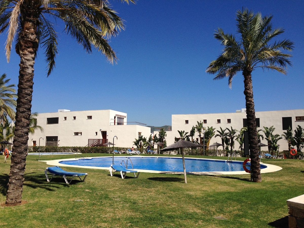 3 Bed Middle Floor Apartment in Altos de los Monteros