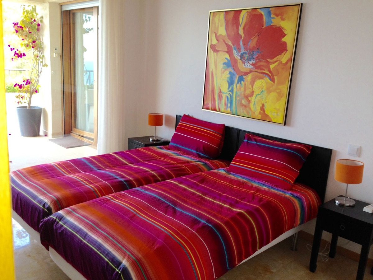 3 Bed Middle Floor Apartment in Altos de los Monteros