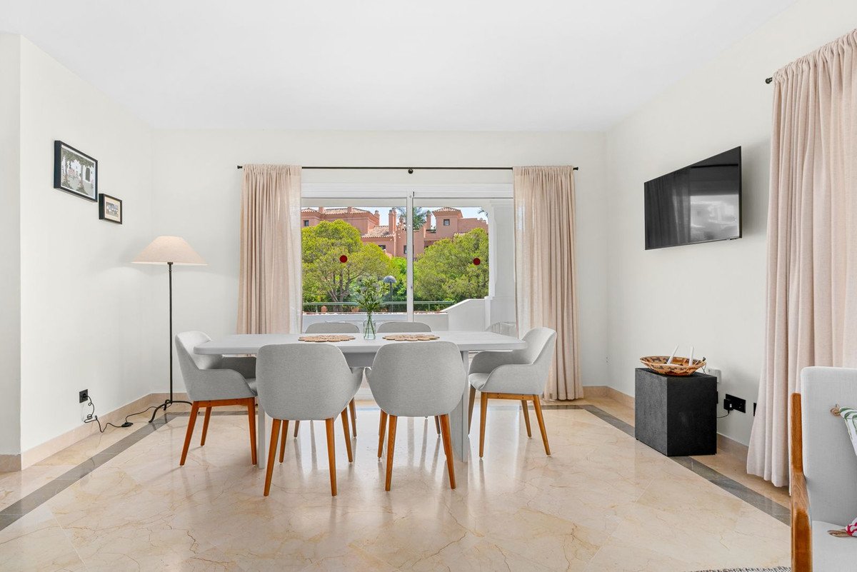 3 Bed Middle Floor Apartment in El Presidente
