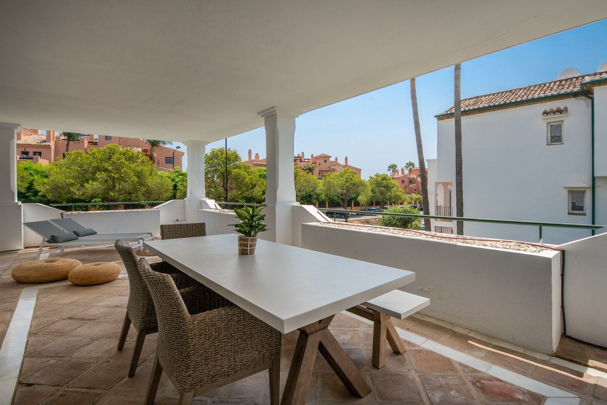 3 Bed Middle Floor Apartment in El Presidente