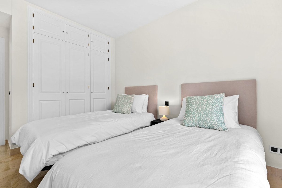 3 Bed Middle Floor Apartment in El Presidente