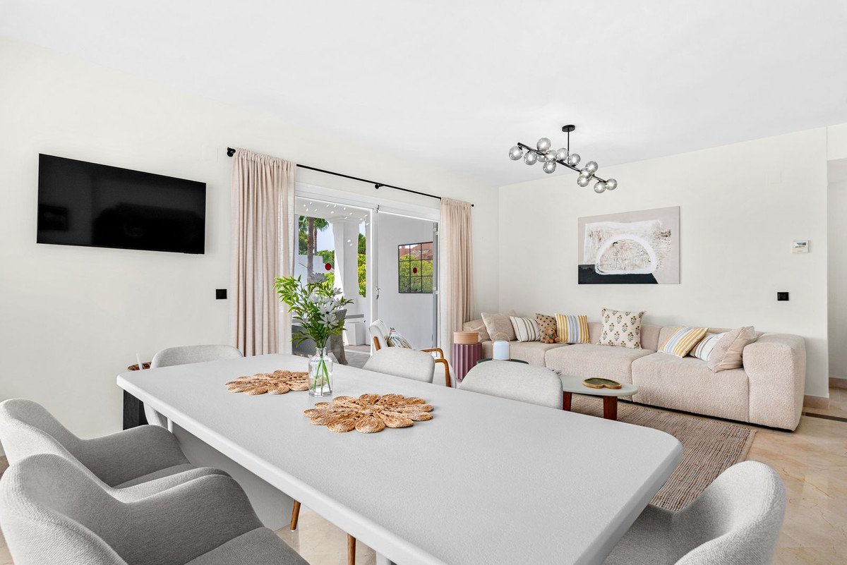 3 Bed Middle Floor Apartment in El Presidente