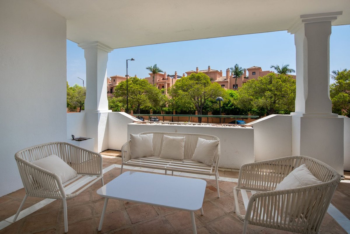 3 Bed Middle Floor Apartment in El Presidente