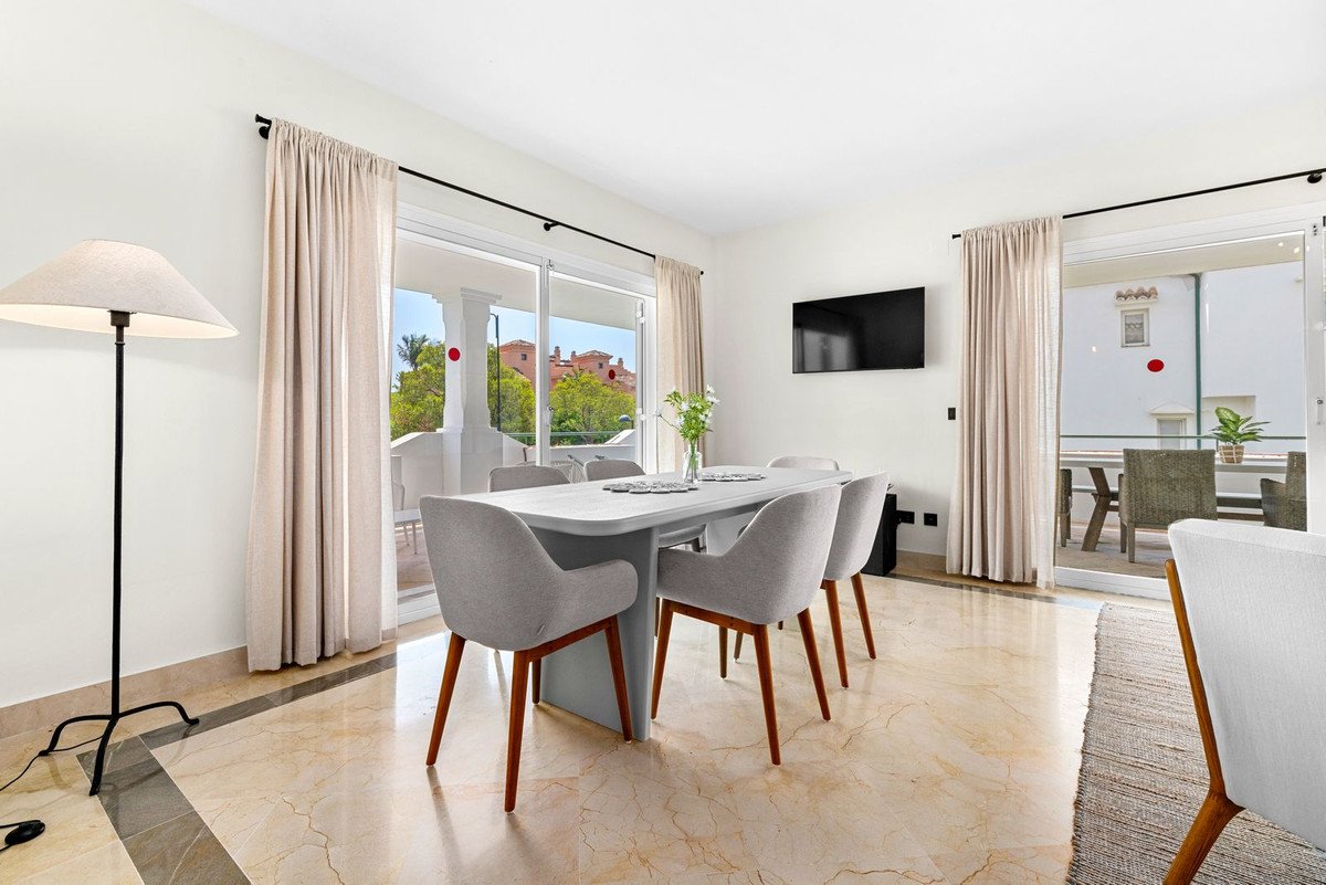 3 Bed Middle Floor Apartment in El Presidente