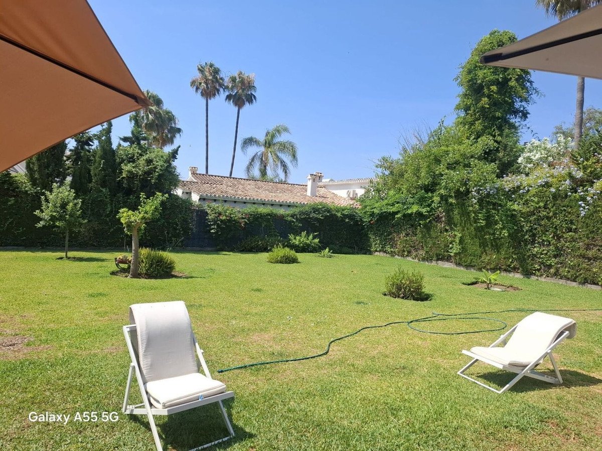 5 Bed Detached Villa in Estepona