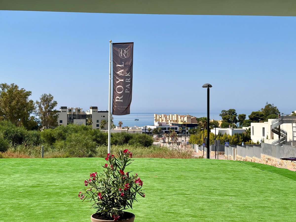 4 Bed Ground Floor Apartment in Estepona