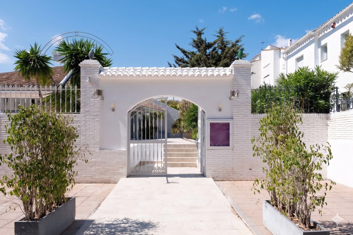 Restaurant in El Paraiso