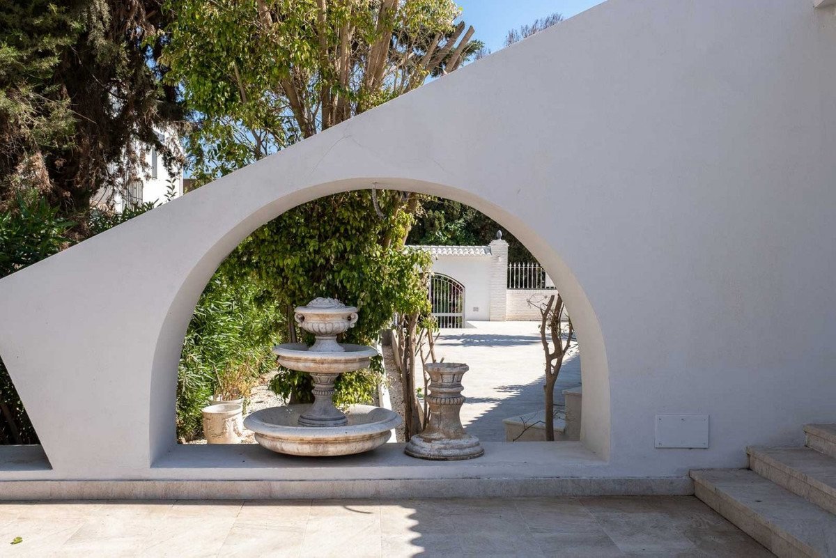 Restaurant in El Paraiso