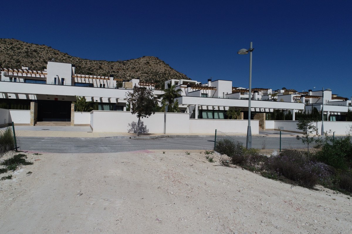 4 Bed New Development in Monforte Del Cid