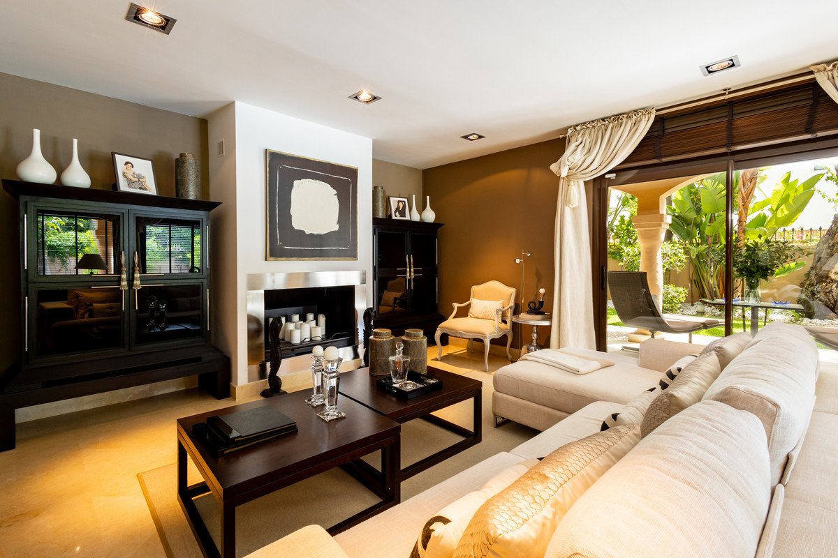 4 Bed Detached Villa in Los Monteros