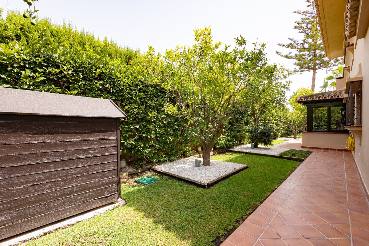 4 Bed Detached Villa in Los Monteros