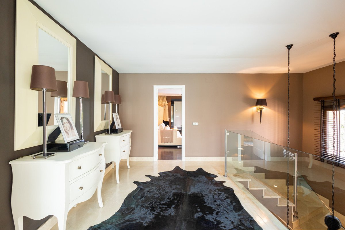 4 Bed Detached Villa in Los Monteros