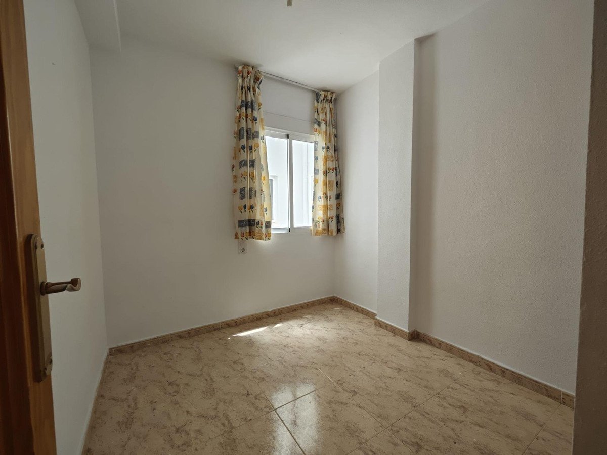 2 Bed Middle Floor Apartment in Torrevieja