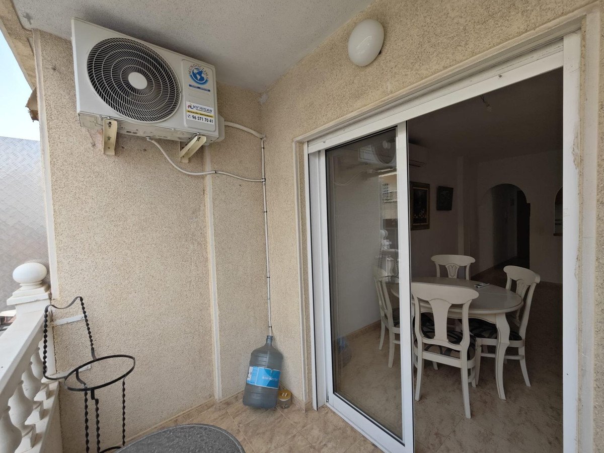 2 Bed Middle Floor Apartment in Torrevieja