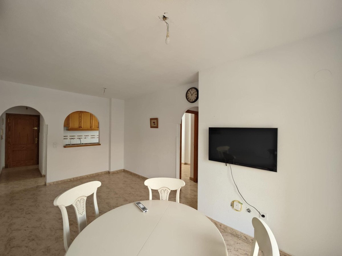 2 Bed Middle Floor Apartment in Torrevieja