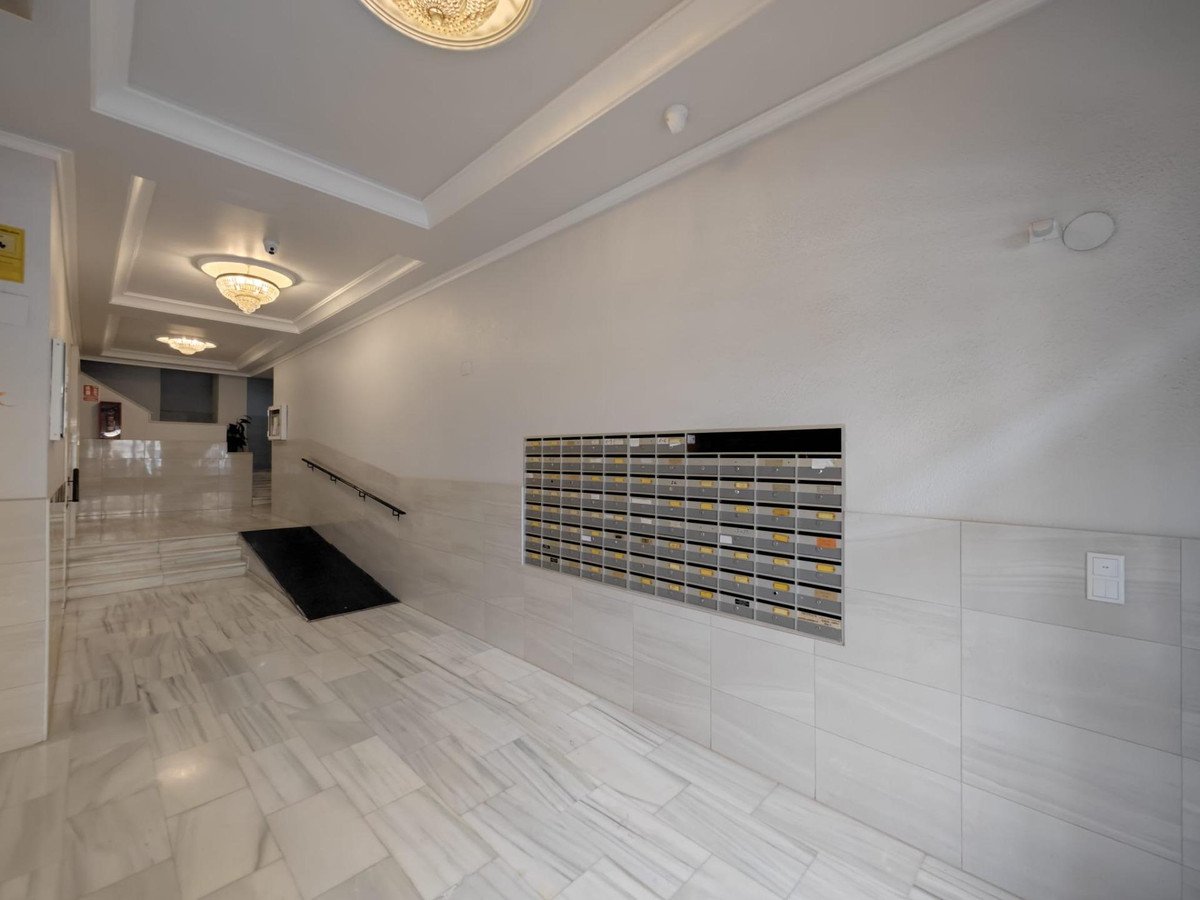 2 Bed Middle Floor Apartment in Torrevieja