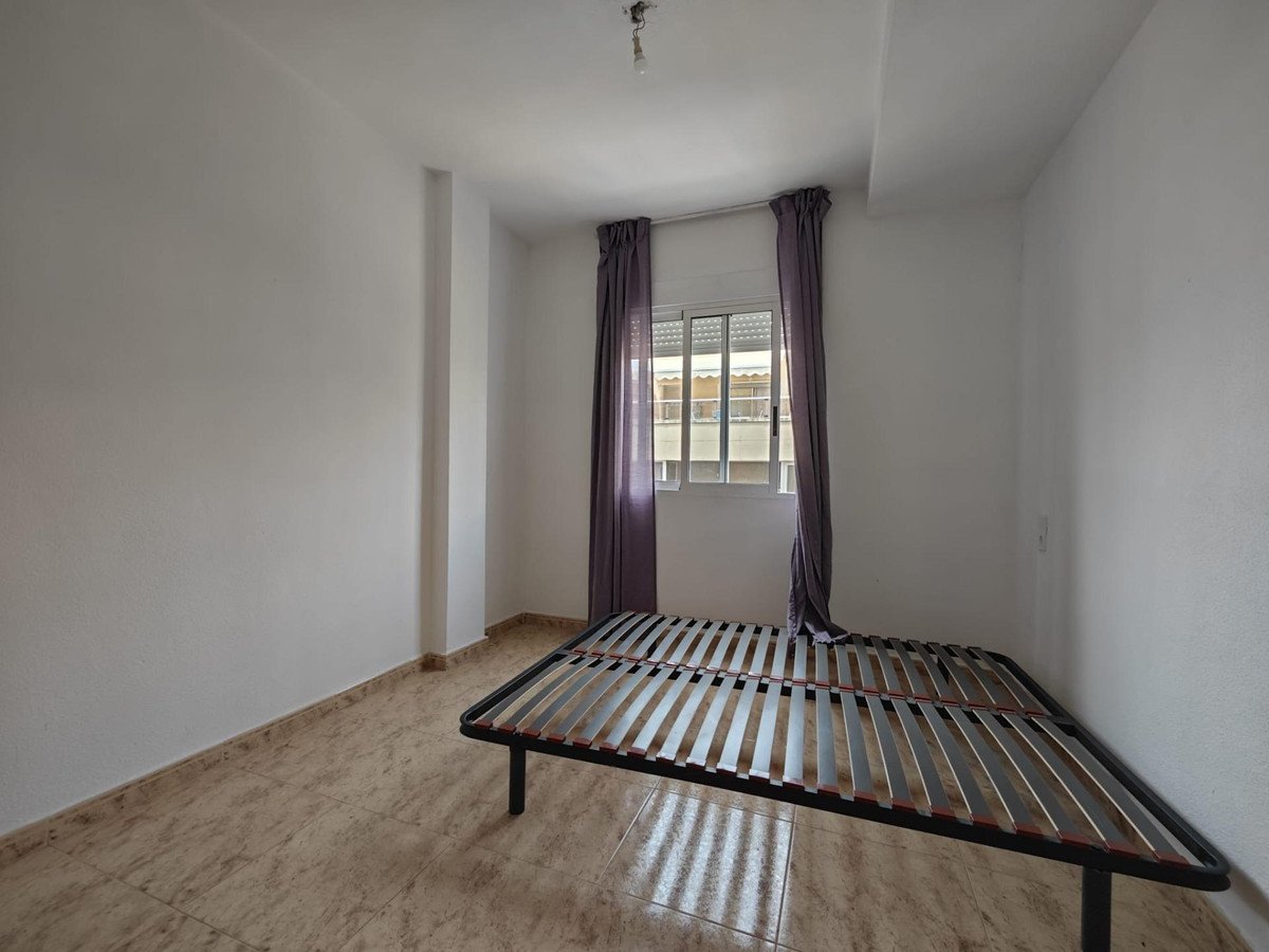 2 Bed Middle Floor Apartment in Torrevieja