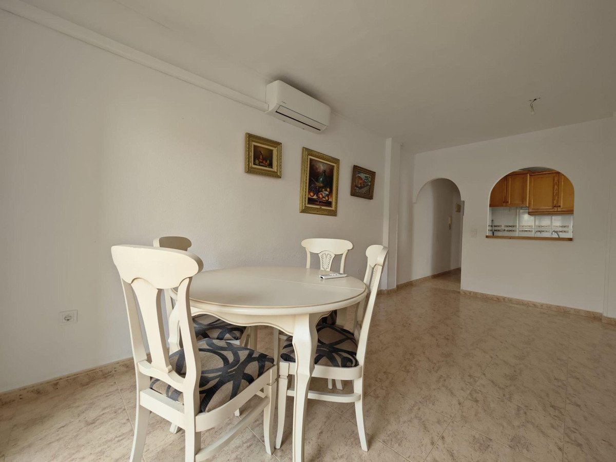 2 Bed Middle Floor Apartment in Torrevieja