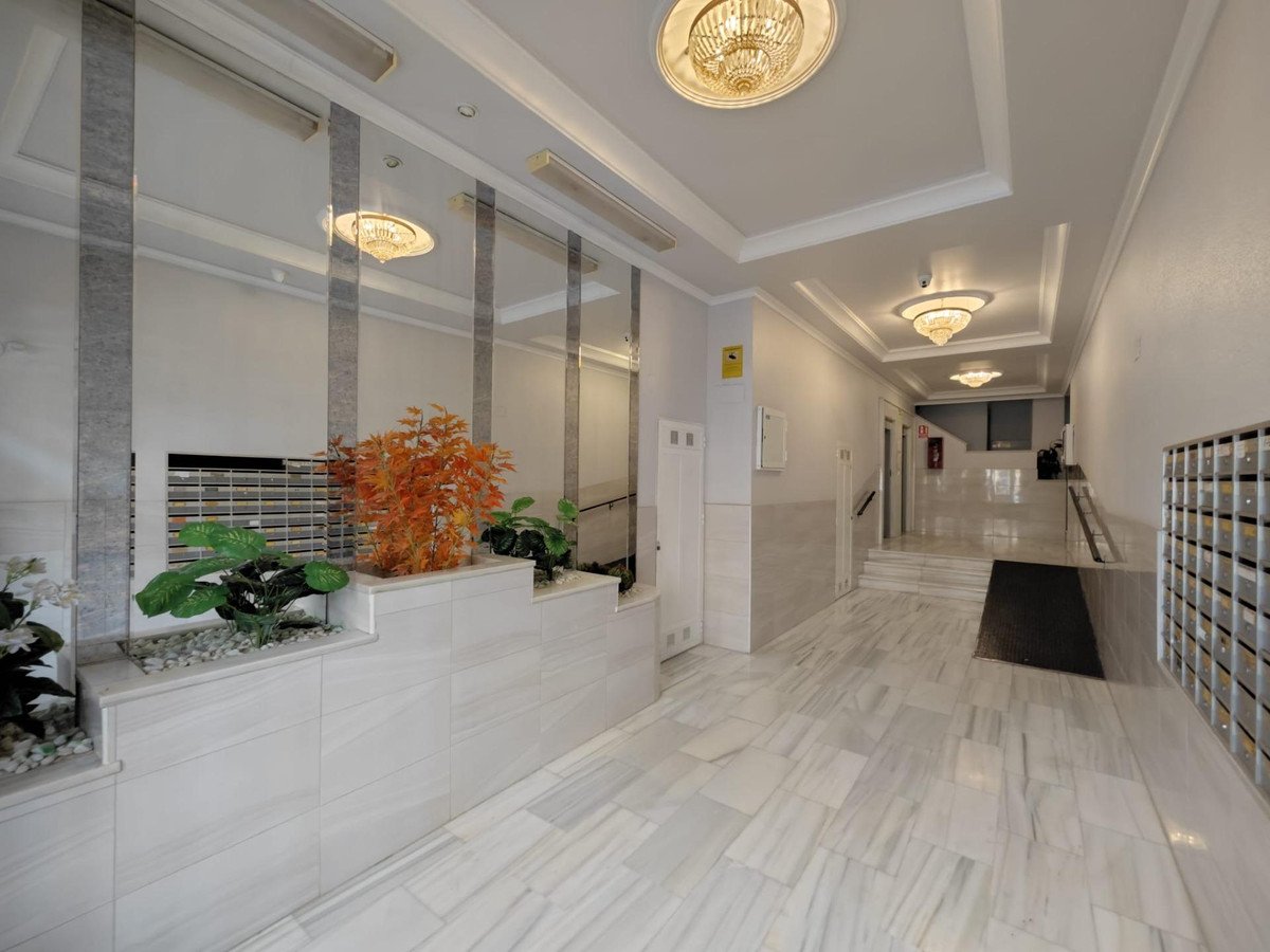 2 Bed Middle Floor Apartment in Torrevieja