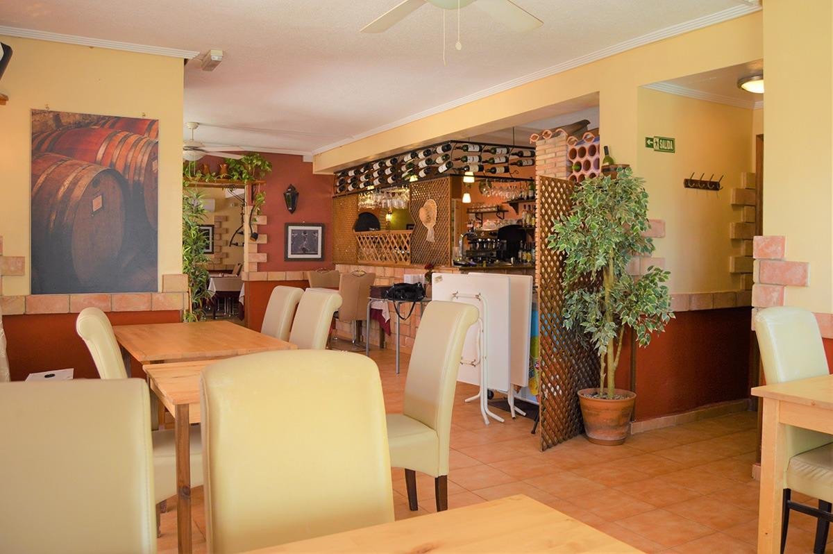 Commercial Premises in La Veleta