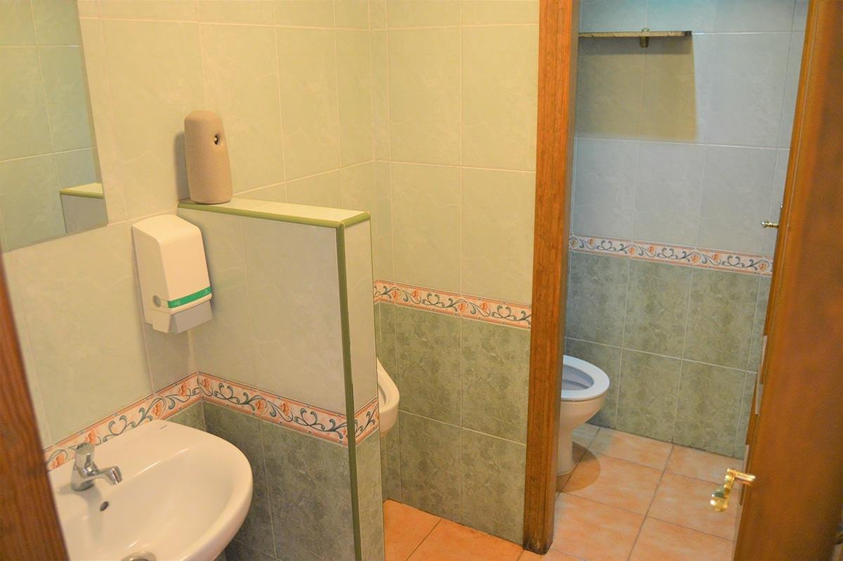 Commercial Premises in La Veleta