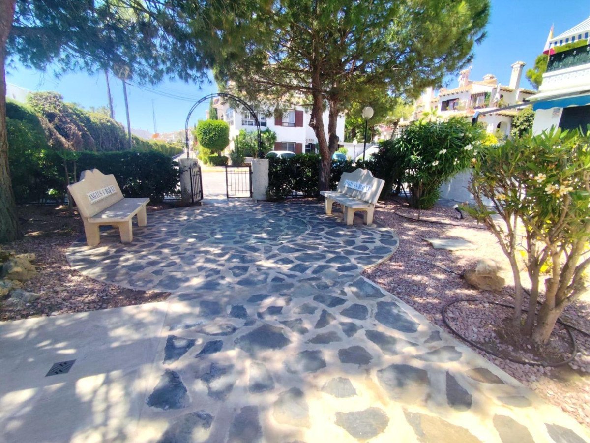 2 Bed Bungalow in Cabo Roig