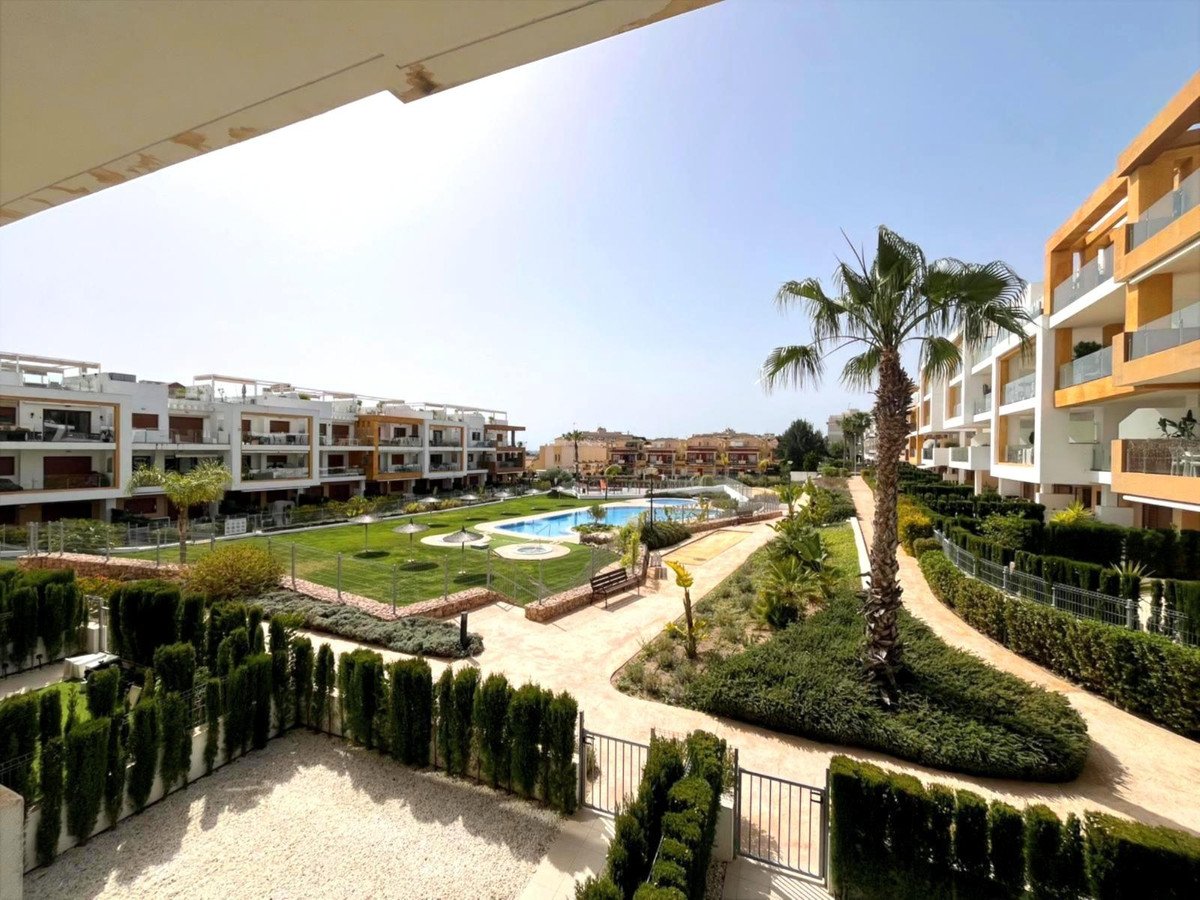 2 Bed Ground Floor Apartment in Los Dolses