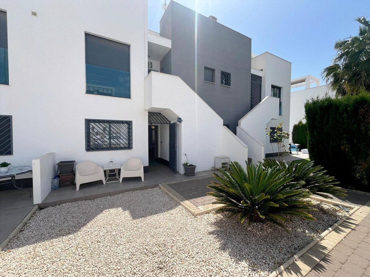 2 Bed Bungalow in La Zenia