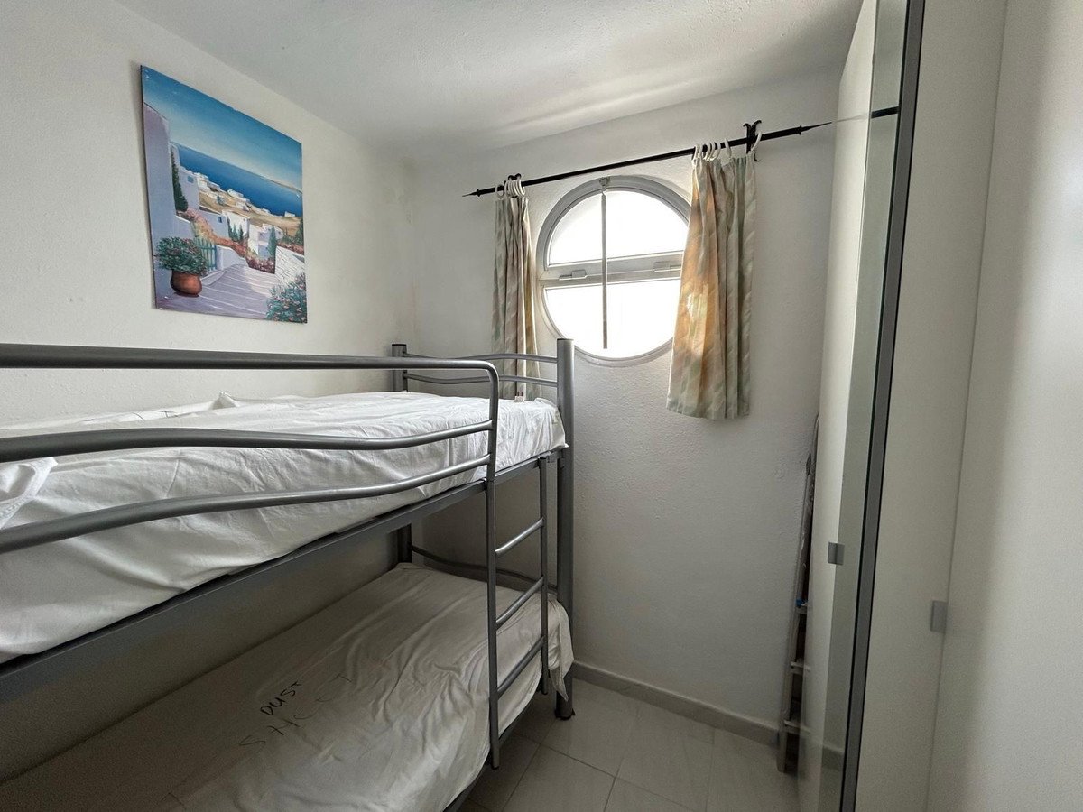 1 Bed Top Floor Apartment in El Paraiso