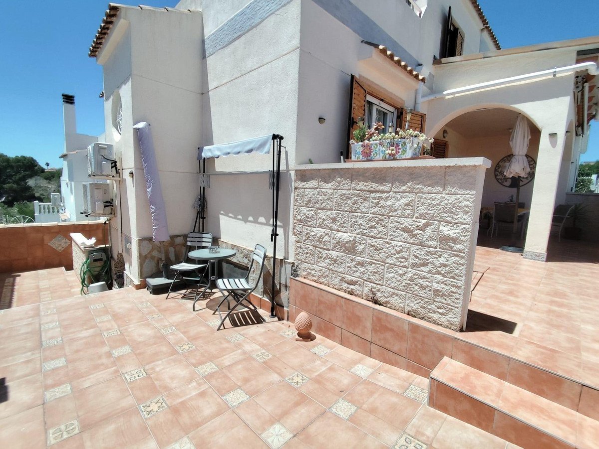 4 Bed Detached Villa in Orihuela Costa