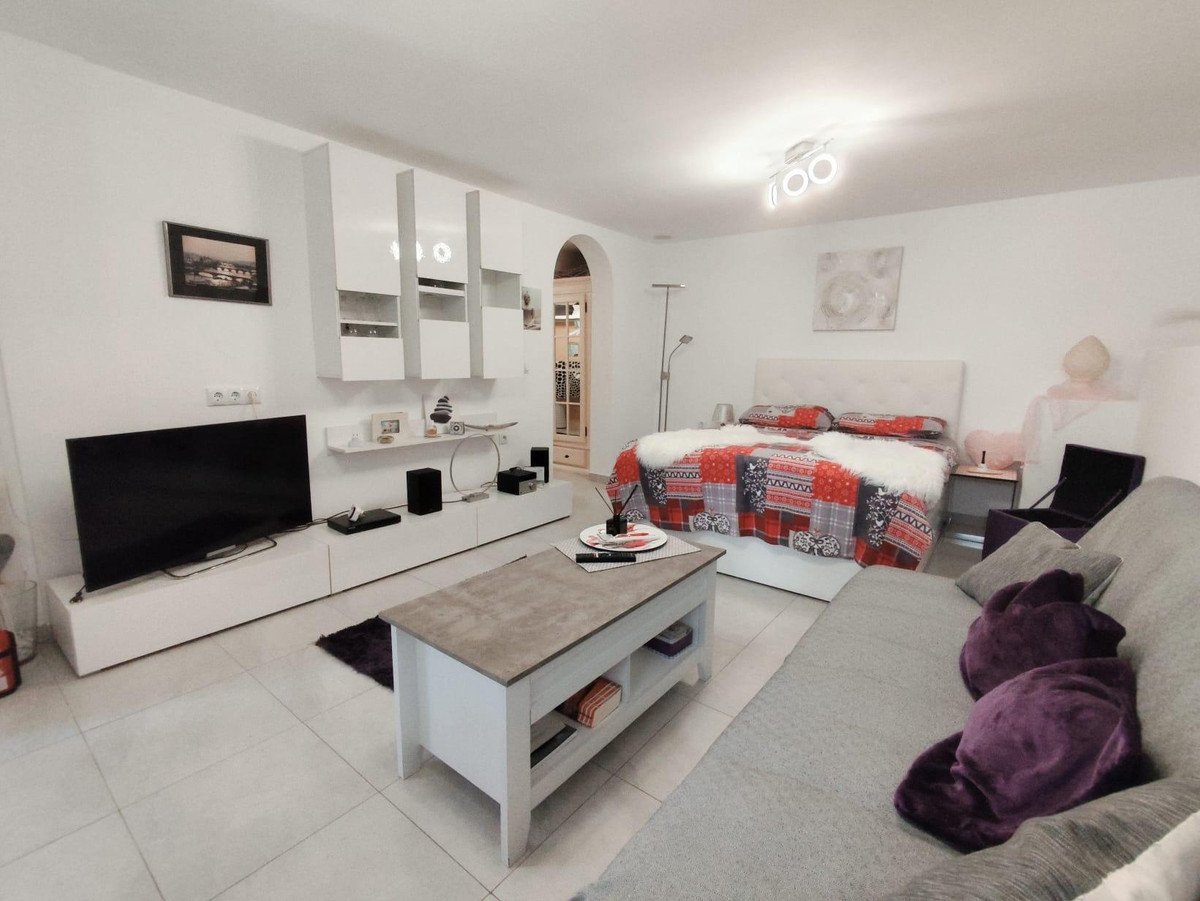 4 Bed Detached Villa in Orihuela Costa