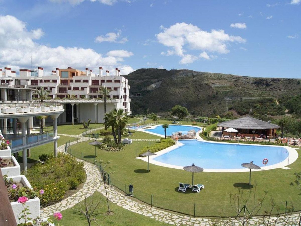 1 Bed Middle Floor Apartment in Benahavís