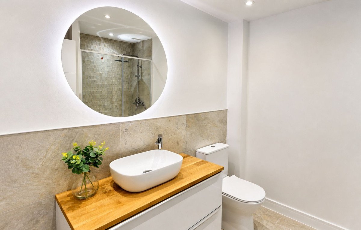 2 Bed Middle Floor Apartment in San Luis de Sabinillas