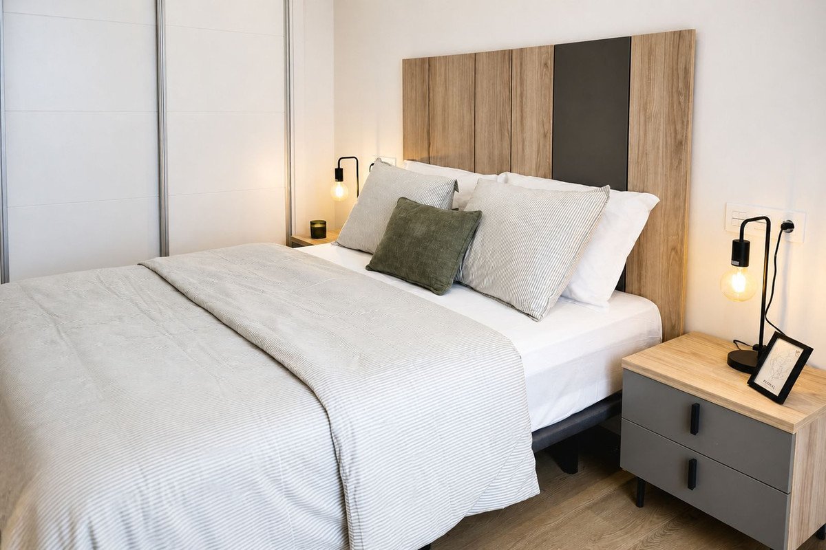 2 Bed Middle Floor Apartment in San Luis de Sabinillas