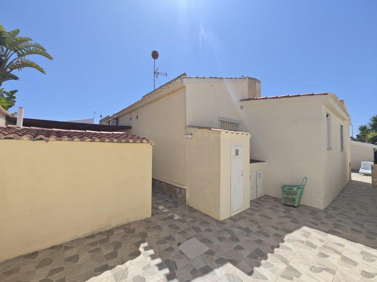 2 Bed Detached Villa in Orihuela Costa